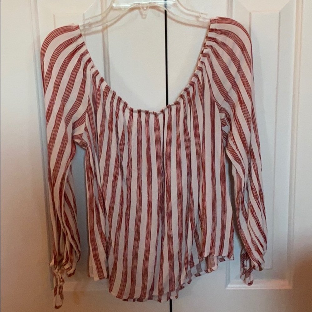 CUTE OFF THE SHOULDER TOP